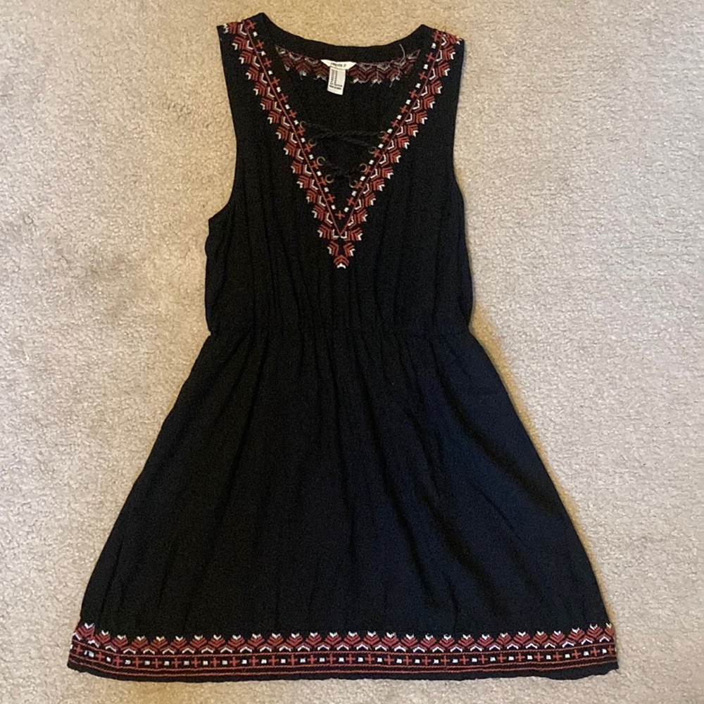 Embroidered Forever 21 Black Sleeveless Dress